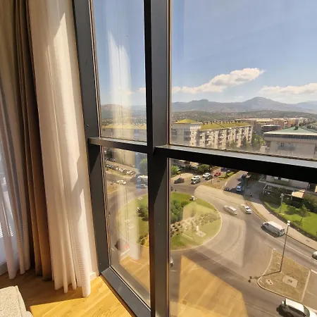 Delux Apartmani Dadi Plaza 公寓 波德戈里察